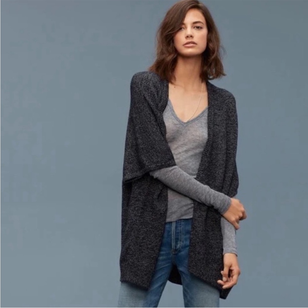 Wilfred Community Ionic Cape